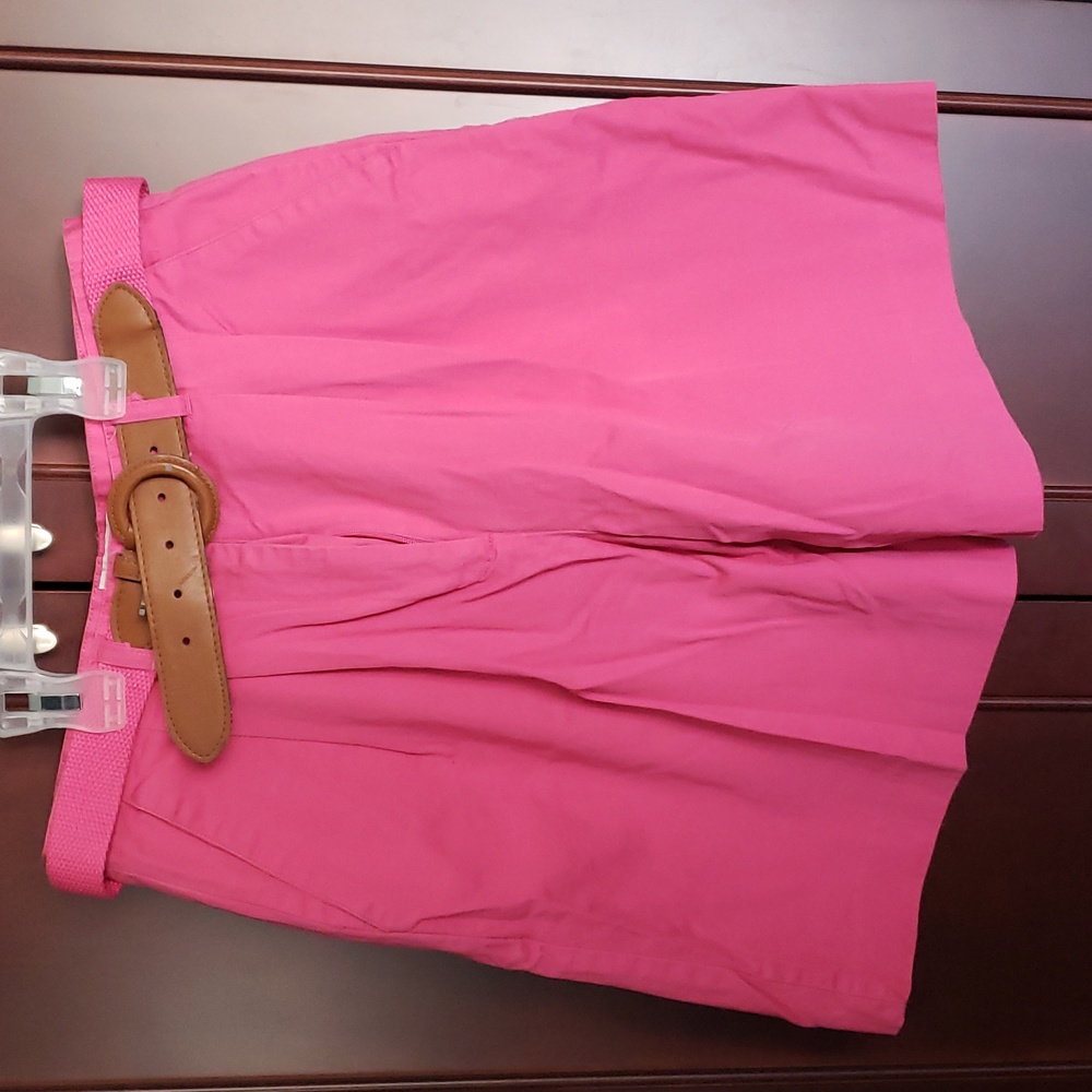 HOST PICK. Approximately 27" Waist, Size 10 Women's Shorts